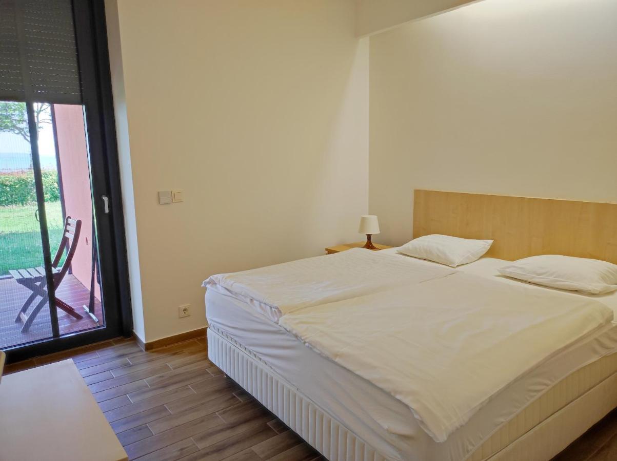 Soleil Apartmanok Balatonlelle Bagian luar foto